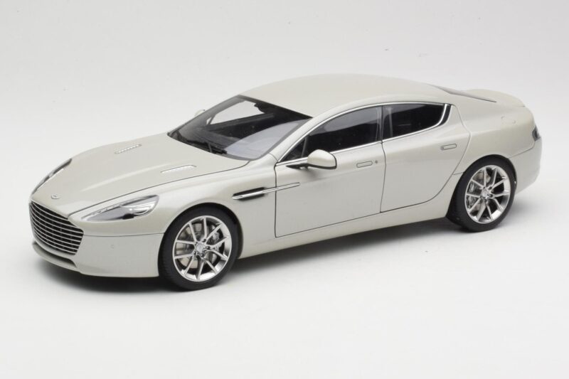 Aston Martin Rapide S Silver Fox AUTOart 1:18 Aston Martin Rapide S Silver Fox AUTOart 1:18 70258 Diecast