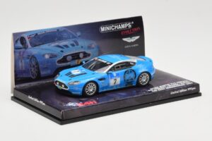 Aston Martin V12 Vantage #7 U. Bez / Porritt / R. Meaden / Mathai 24 Hours Nurburgring 2009 Minichamps 1:43 437091307 Diecast - image 2 of 4