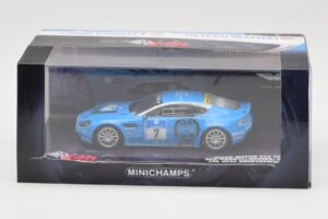 Aston Martin V12 Vantage #7 U. Bez / Porritt / R. Meaden / Mathai 24 Hours Nurburgring 2009 Minichamps 1:43 437091307 Diecast - image 4 of 4