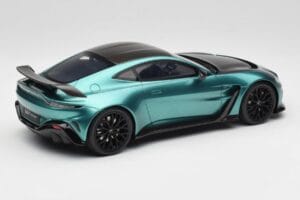 Aston Martin V12 Vantage Racing Green GT Spirit 1:18 GT922 Resin - image 2 of 6