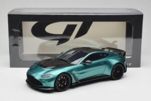 Aston Martin V12 Vantage Racing Green GT Spirit 1:18 GT922 Resin - image 6 of 6