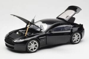 Aston Martin V8 Vantage Onyx Black AUTOart 1:18 70202 Diecast - image 2 of 8