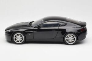 Aston Martin V8 Vantage Onyx Black AUTOart 1:18 70202 Diecast - image 4 of 8
