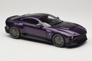 Aston Martin Valour Dark Blue GT Spirit 1:18 GT944 Resin - image 4 of 6