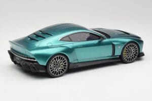 Aston Martin Valour Racing Green GT Spirit 1:18 GT480 Resin - image 2 of 6
