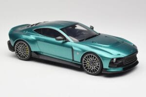 Aston Martin Valour Racing Green GT Spirit 1:18 GT480 Resin - image 4 of 6