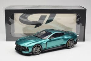Aston Martin Valour Racing Green GT Spirit 1:18 GT480 Resin - image 6 of 6