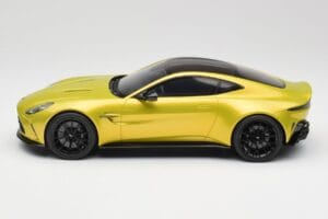 Aston Martin Vantage Cosmopolitan Yellow GT Spirit 1:18 GT514 Resin - image 3 of 6