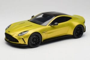 Aston Martin Vantage Cosmopolitan Yellow GT Spirit 1:18 GT514 Resin