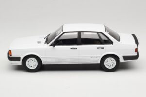 Audi 80 B2 GTE White MCG 1:18 MCG18527 Diecast - image 3 of 6