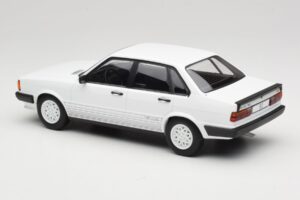Audi 80 B2 GTE White MCG 1:18 MCG18527 Diecast - image 5 of 6