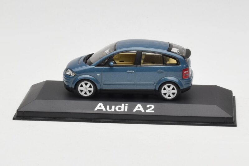Audi A2 Blue Metallic Minichamps 1:43 20022200748005 Diecast