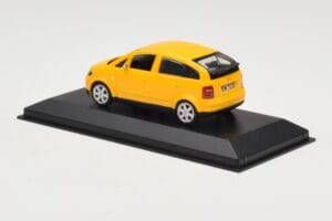 Audi A2 8Z Yellow Minichamps 1:43 AUDI005 Diecast - image 3 of 4