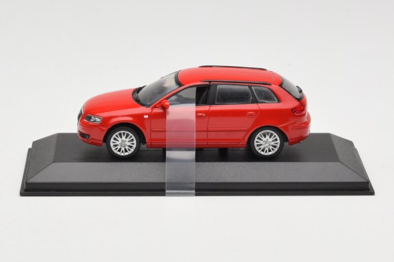 Audi A3 8P Sportback Red Minichamps 1:43 Audi A3 8P Sportback Red Minichamps 1:43 5010403023 Diecast