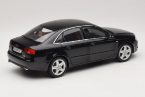 Audi A4 B6 3.2 Quattro Black Minichamps 1:18 5010404125 Diecast - image 3 of 8