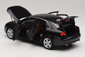 Audi A4 B6 3.2 Quattro Black Minichamps 1:18 5010404125 Diecast - image 5 of 8