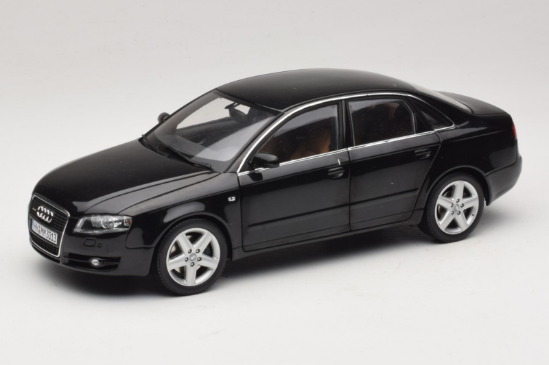 Audi A4 B6 3.2 Quattro Black Minichamps 1:18 5010404125 Diecast