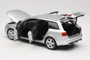 Audi A4 B7 3.2 Quattro Avant Silver Minichamps 1:18 5010404215 Diecast - image 5 of 8