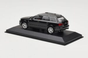 Audi A4 B7 Avant Black Minichamps 1:43 AUDI008 Diecast - image 3 of 3