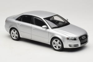 Audi A4 B7 Silver Minichamps 1:18 100014402 Diecast - image 6 of 8