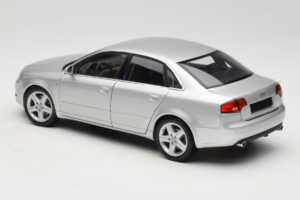 Audi A4 B7 Silver Minichamps 1:18 100014402 Diecast - image 7 of 8