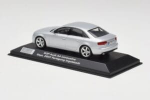 Audi A4 B8 3.2 Quattro Ice Silver Minichamps 1:43 5010704113 Diecast - image 3 of 4