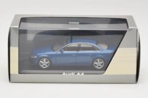 Audi A4 B8 3.2 Quattro Aruba Blue Minichamps 1:43 5010704123 Diecast - image 4 of 4