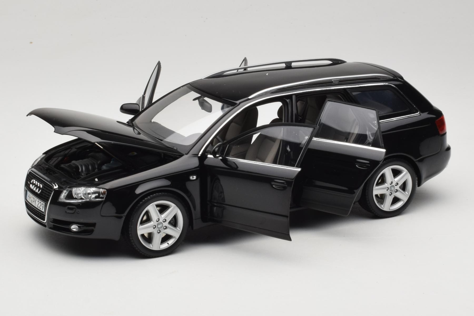 Minichamps Audi A4 B8 Avant 3.2 Quattro 1:18