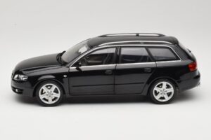 Audi A4 B8 Avant 3.2 Quattro Black Minichamps 1:18 5010404225 Diecast - image 4 of 8