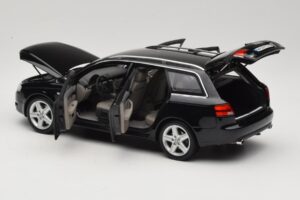 Audi A4 B8 Avant 3.2 Quattro Black Minichamps 1:18 5010404225 Diecast - image 5 of 8