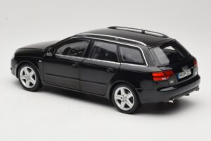 Audi A4 B8 Avant 3.2 Quattro Black Minichamps 1:18 5010404225 Diecast - image 7 of 8