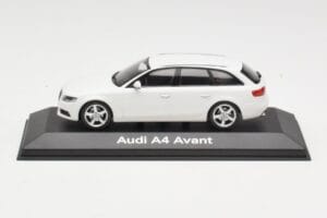 Audi A4 B8 Avant Ibis White Minichamps 1:43 5010804213 Diecast