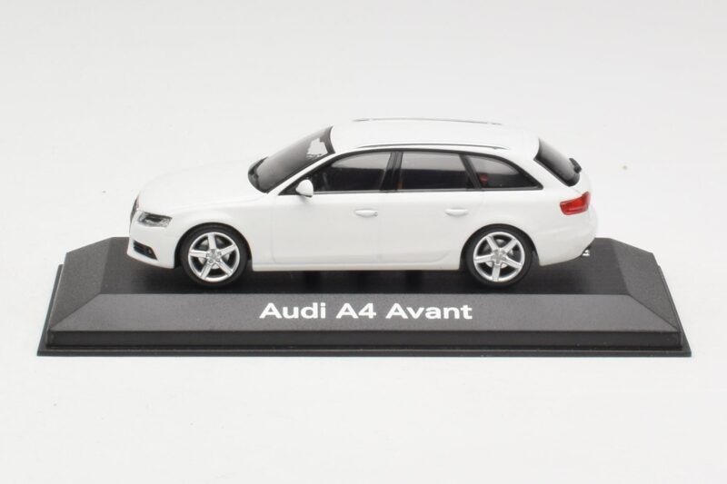 Audi A4 B8 Avant Ibis White Minichamps 1:43 5010804213 Diecast