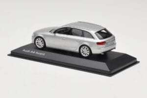 Audi A4 B8 Avant Ice Silver Minichamps 1:43 5011204213 Diecast - image 3 of 4