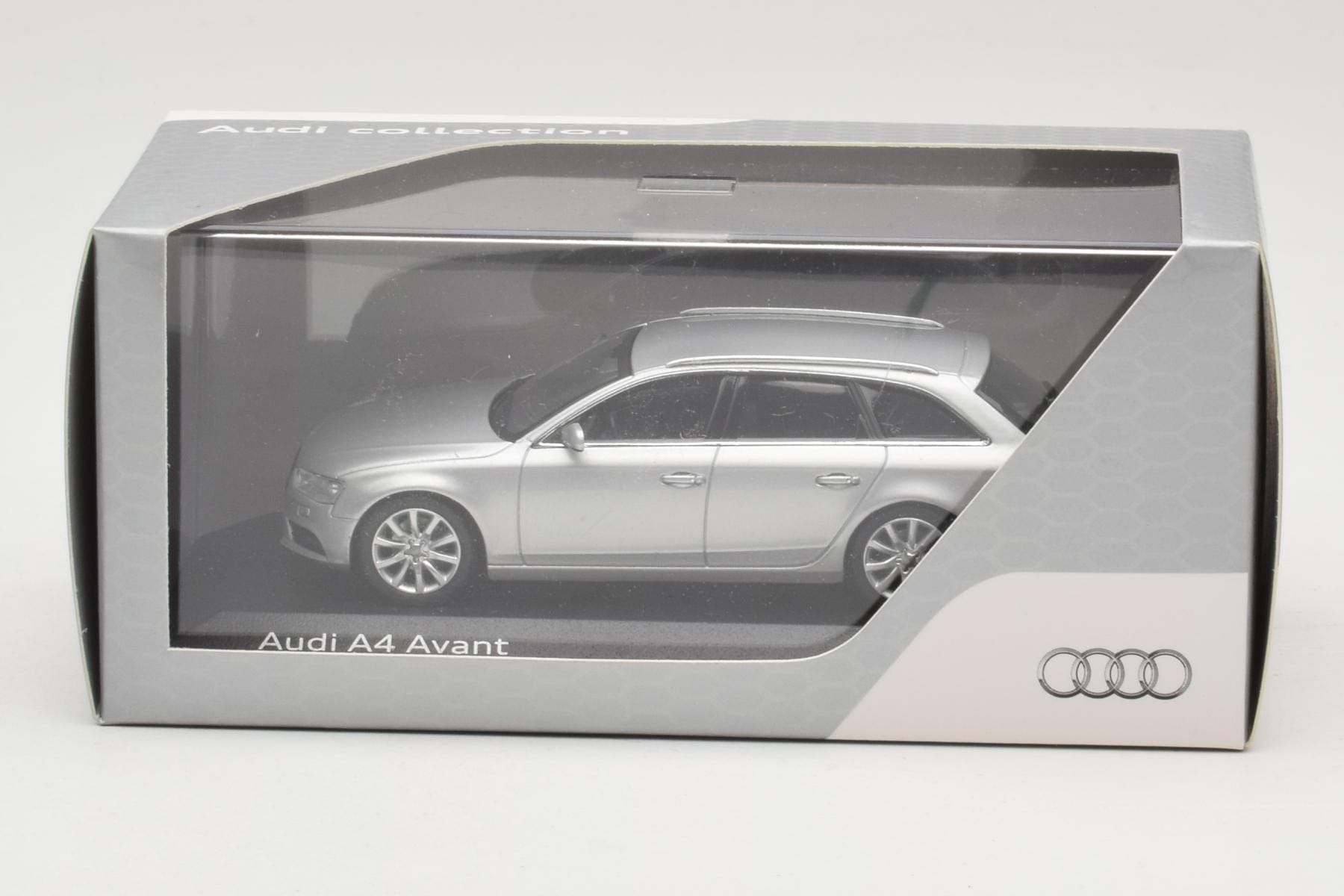 Minichamps Audi A4 B8 Avant 1:43 Diecast Model