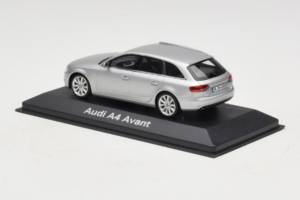 Audi A4 B8 Avant Ice Silver Minichamps 1:43 5011204213-R1 Diecast - image 3 of 4