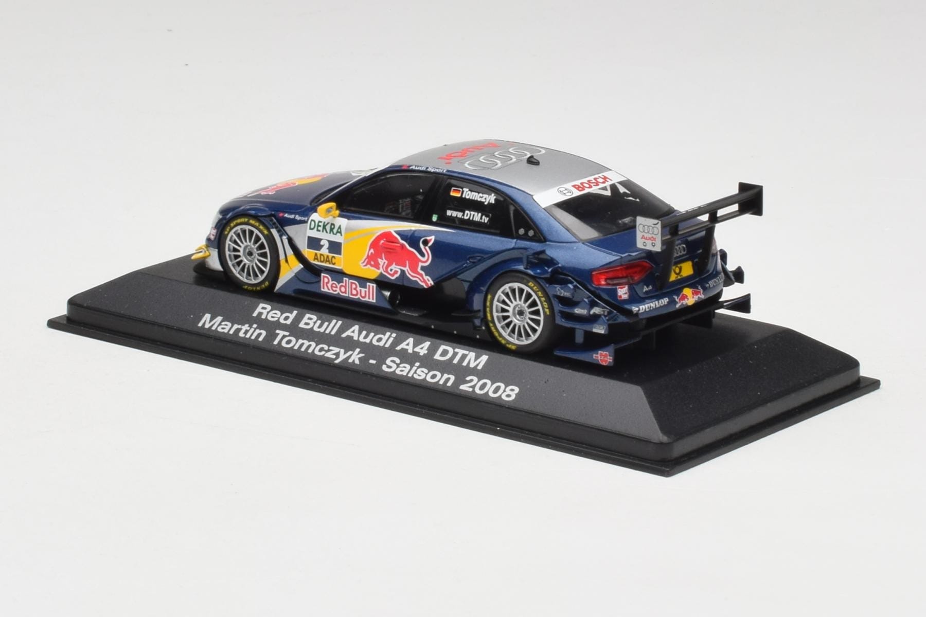 Minichamps Audi A4 B8 Tomczyk Red Bull 1:43 DTM