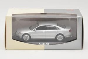 Audi A8 D3 Light Silver Minichamps 1:43 5010508113 Diecast - image 4 of 4