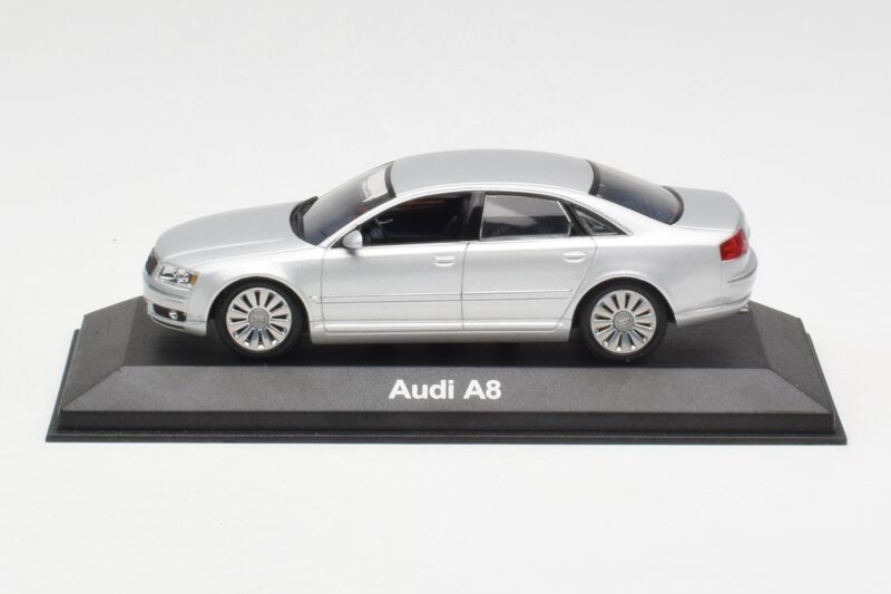 Audi A8 D3 Silver Minichamps 1:43 20000001386001 Diecast