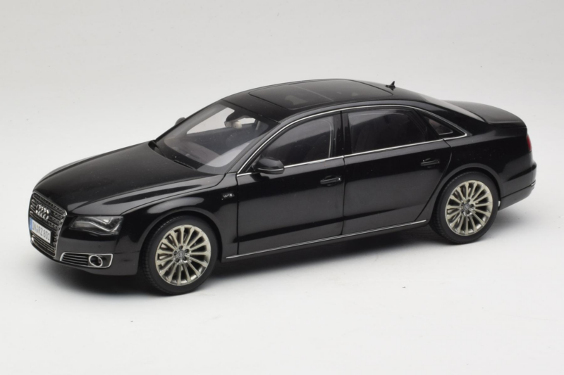 Audi A8L D3 W12 Phantom Black Kyosho 1:18 5011008125 Diecast