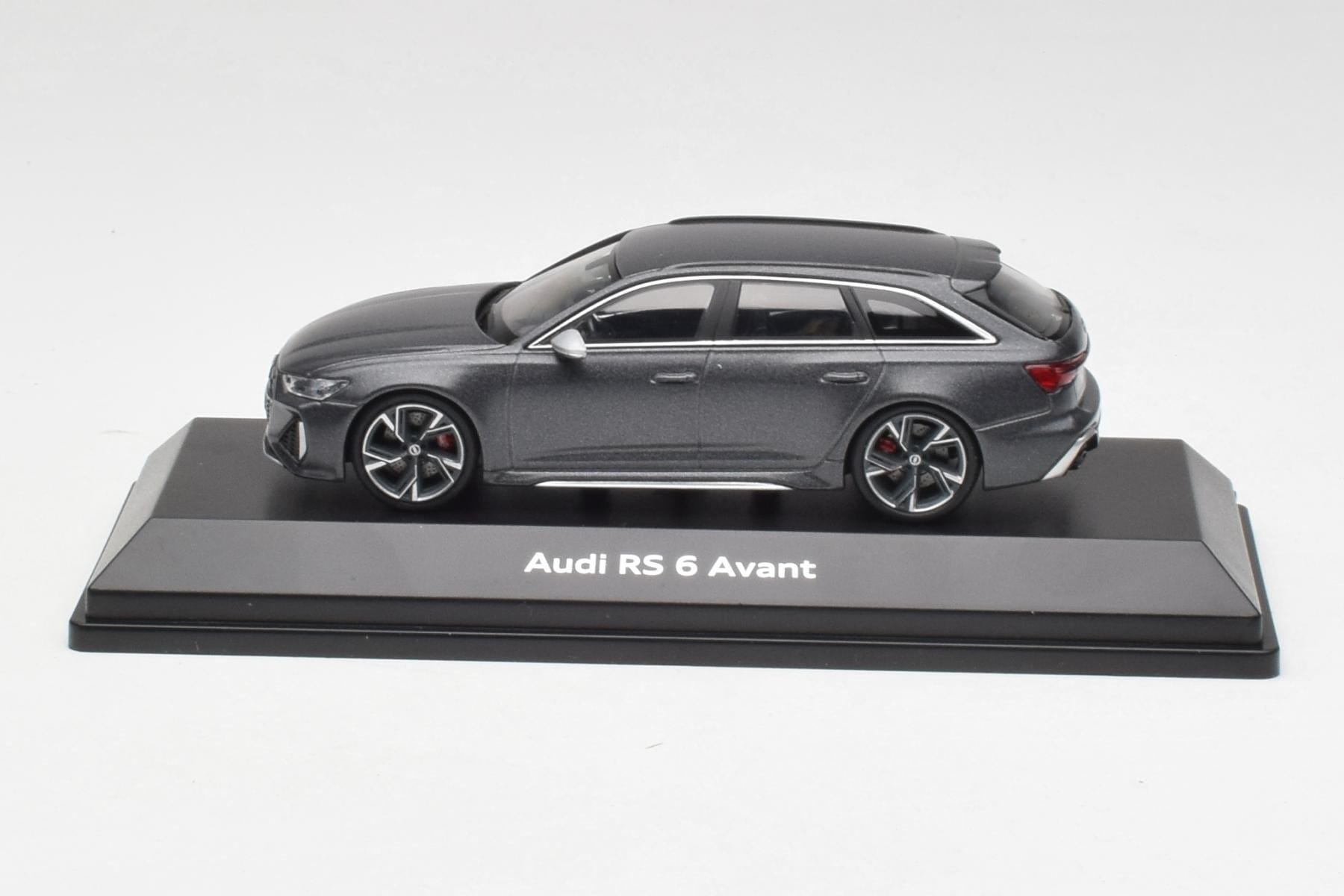 Minichamps Audi RS6 C8 Avant 1:43 Grey Diecast
