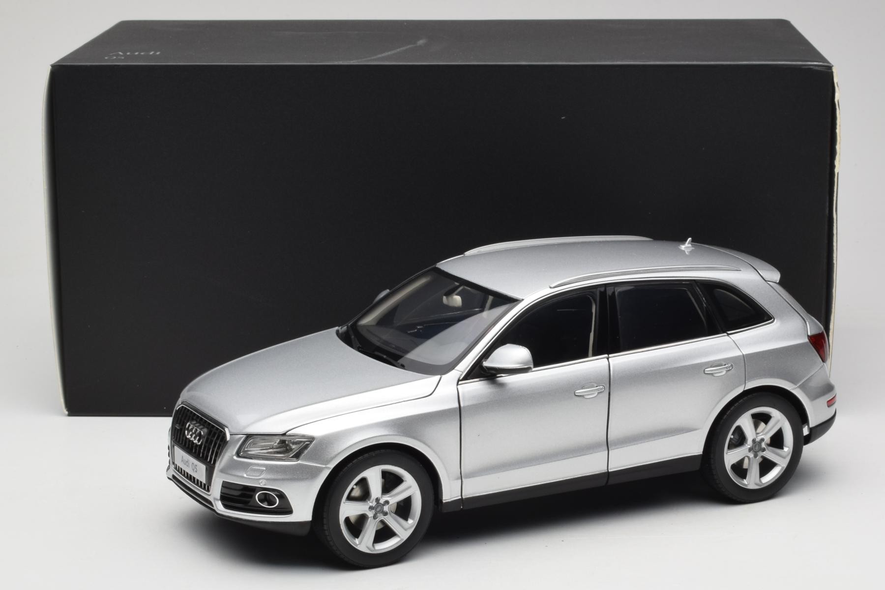 Audi Q5 8R 1:18 Kyosho Diecast Ice Silver