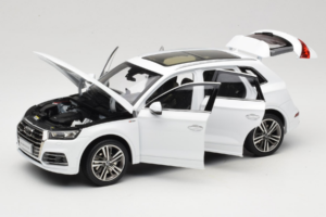 Audi Q5L FY White Paudi Model 1:18 30694 Diecast - image 2 of 8