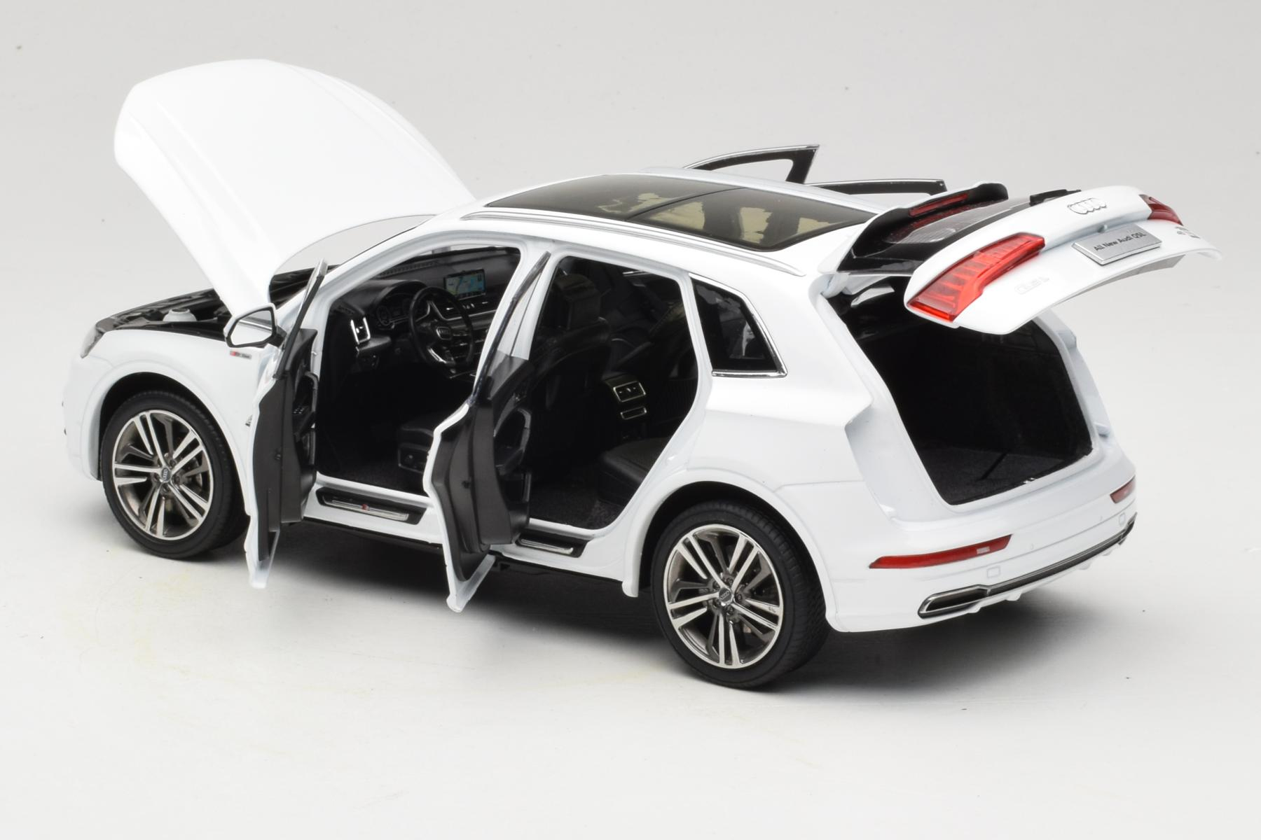 Paudi Audi Q5L FY 1:18 Diecast White Luxury SUV