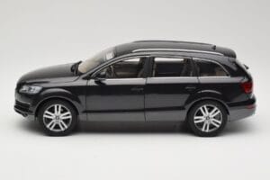 Audi Q7 4L Lava Grey Minichamps 1:18 5010507625 Diecast - image 4 of 8