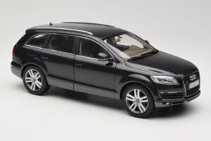 Audi Q7 4L Lava Grey Minichamps 1:18 5010507625 Diecast - image 6 of 8