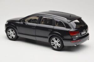 Audi Q7 4L Lava Grey Minichamps 1:18 5010507625 Diecast - image 7 of 8