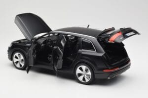 Audi Q7 4M Matt Black Minichamps 1:18 110014001 Diecast - image 5 of 8
