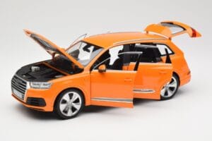 Audi Q7 4M Orange Metallic Minichamps 1:18 110014004 Diecast - image 2 of 8