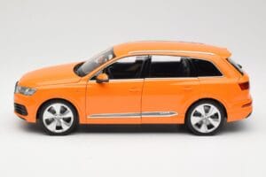 Audi Q7 4M Orange Metallic Minichamps 1:18 110014004 Diecast - image 4 of 8